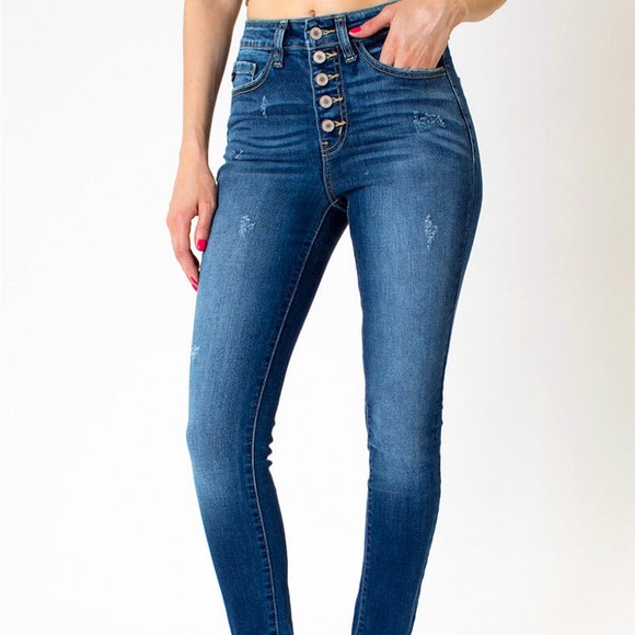 MID RISE EXPOSED BUTTON CAPRI JEANS: 3